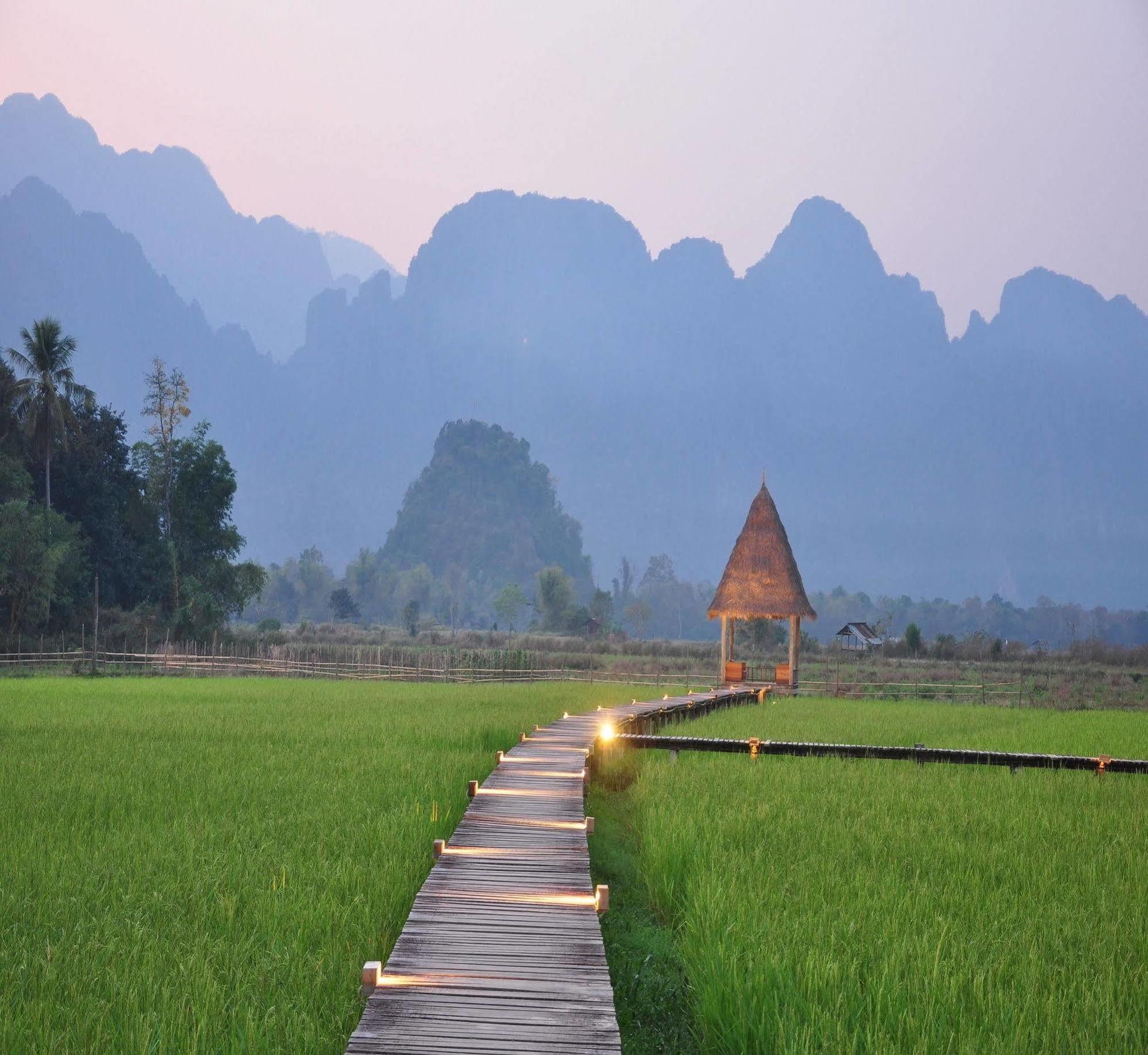 ואנג ויינג Viengtara Vangvieng Resort מראה חיצוני תמונה