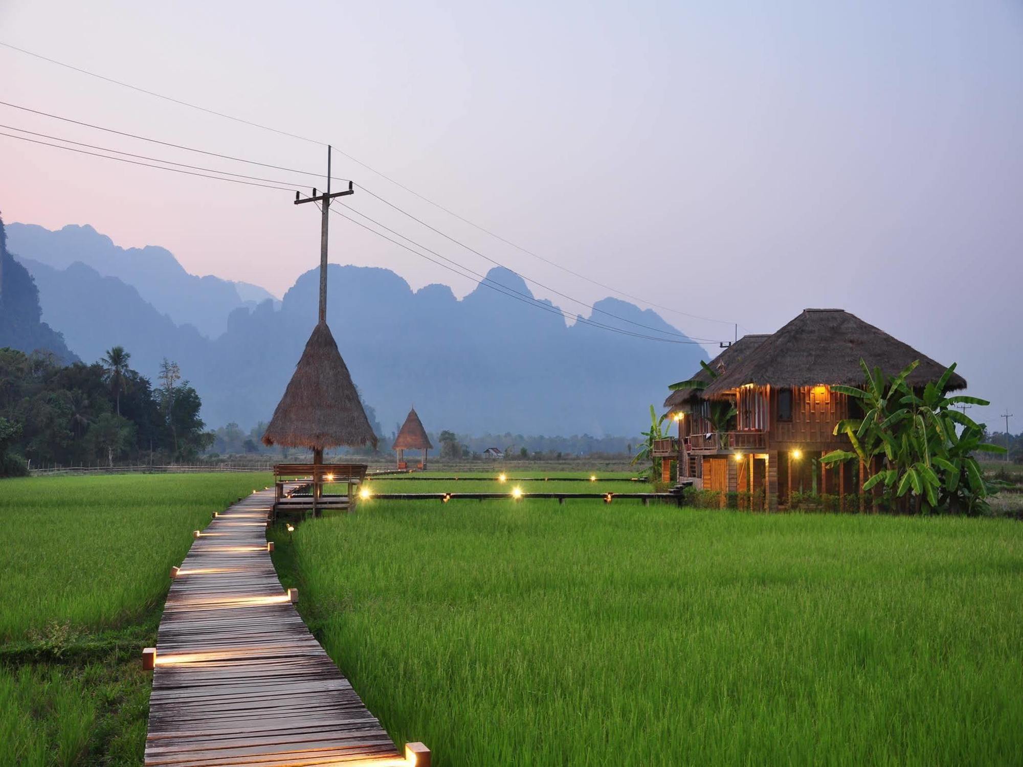 ואנג ויינג Viengtara Vangvieng Resort מראה חיצוני תמונה